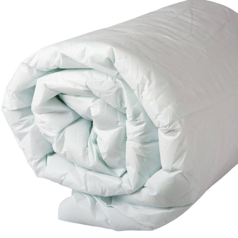 Flame retardant wipe clean hollowfibre duvet