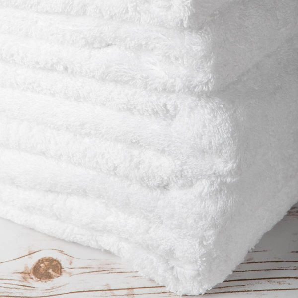 white hotel towels