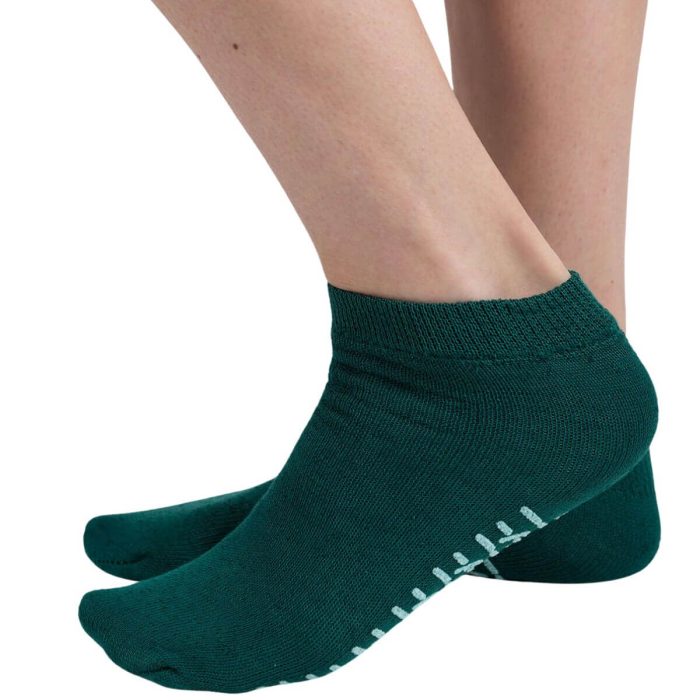 bed socks with grips
