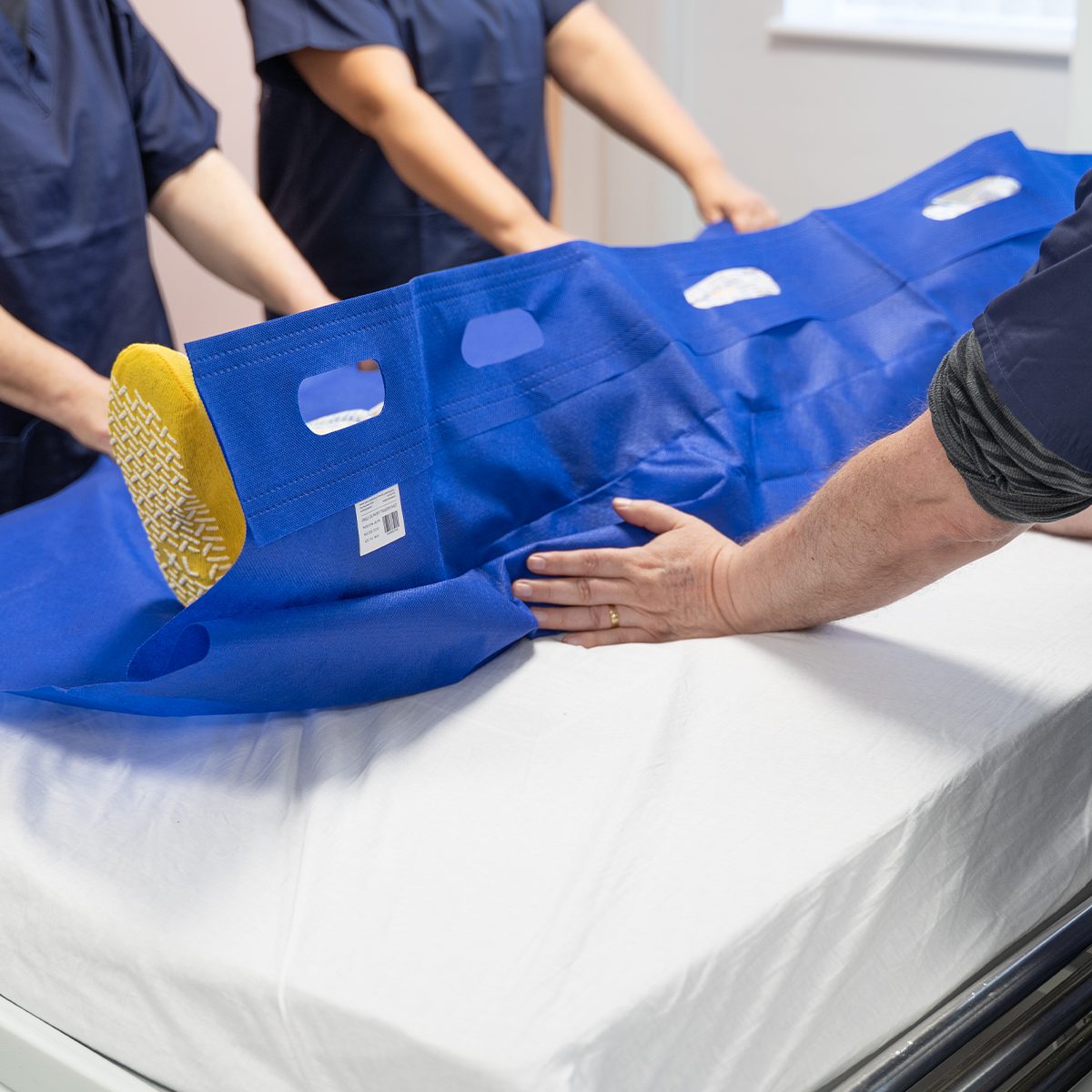 Patient Handling Transfer Sheets 110cm x 194cm - Image 5