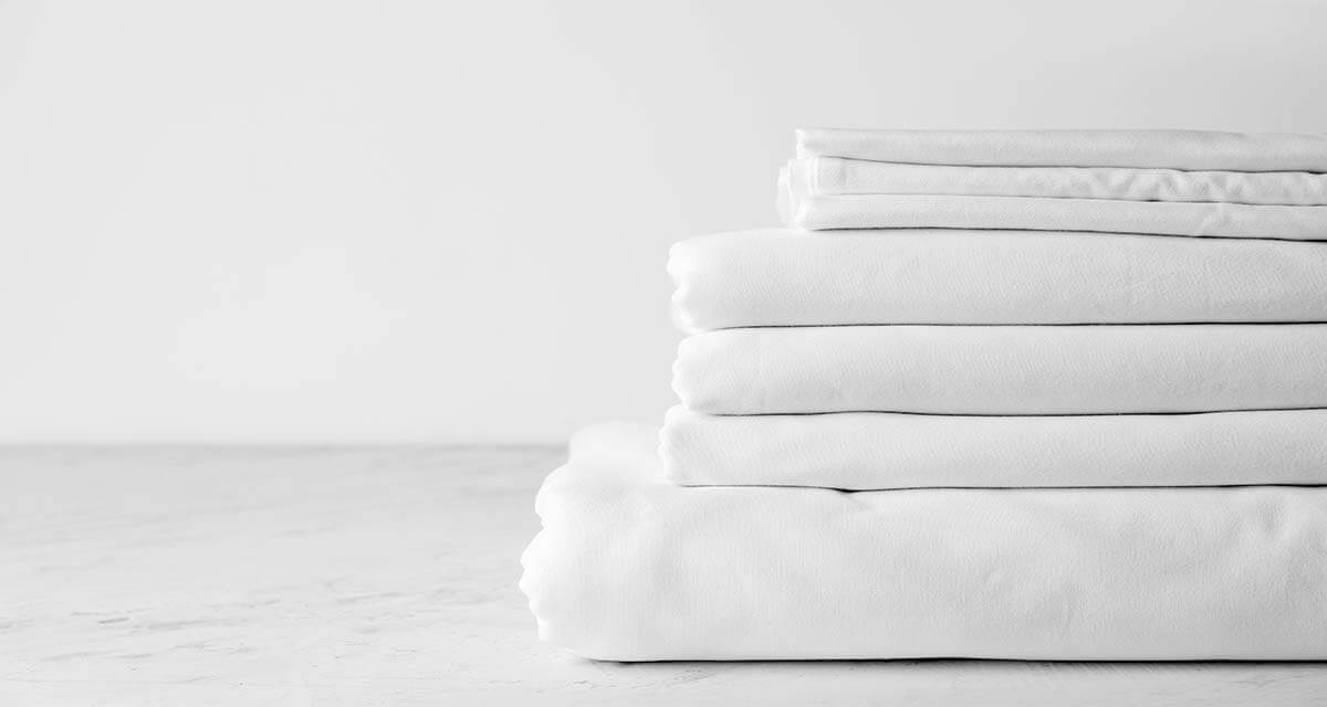 How to easily fold a fitted sheet