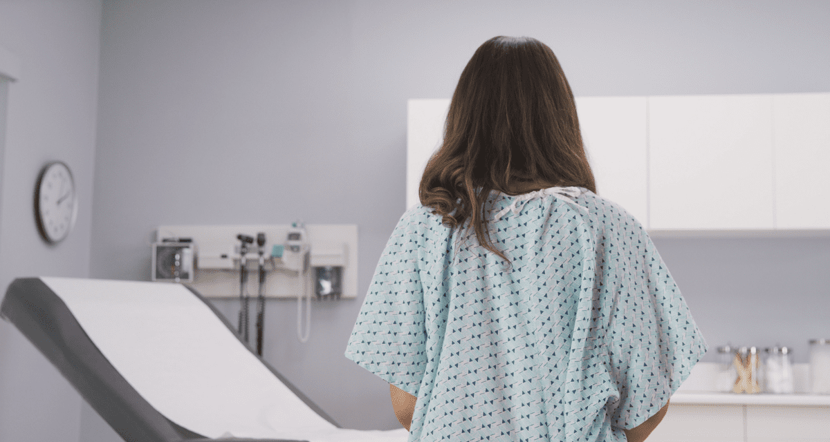 How to wear a hospital gown